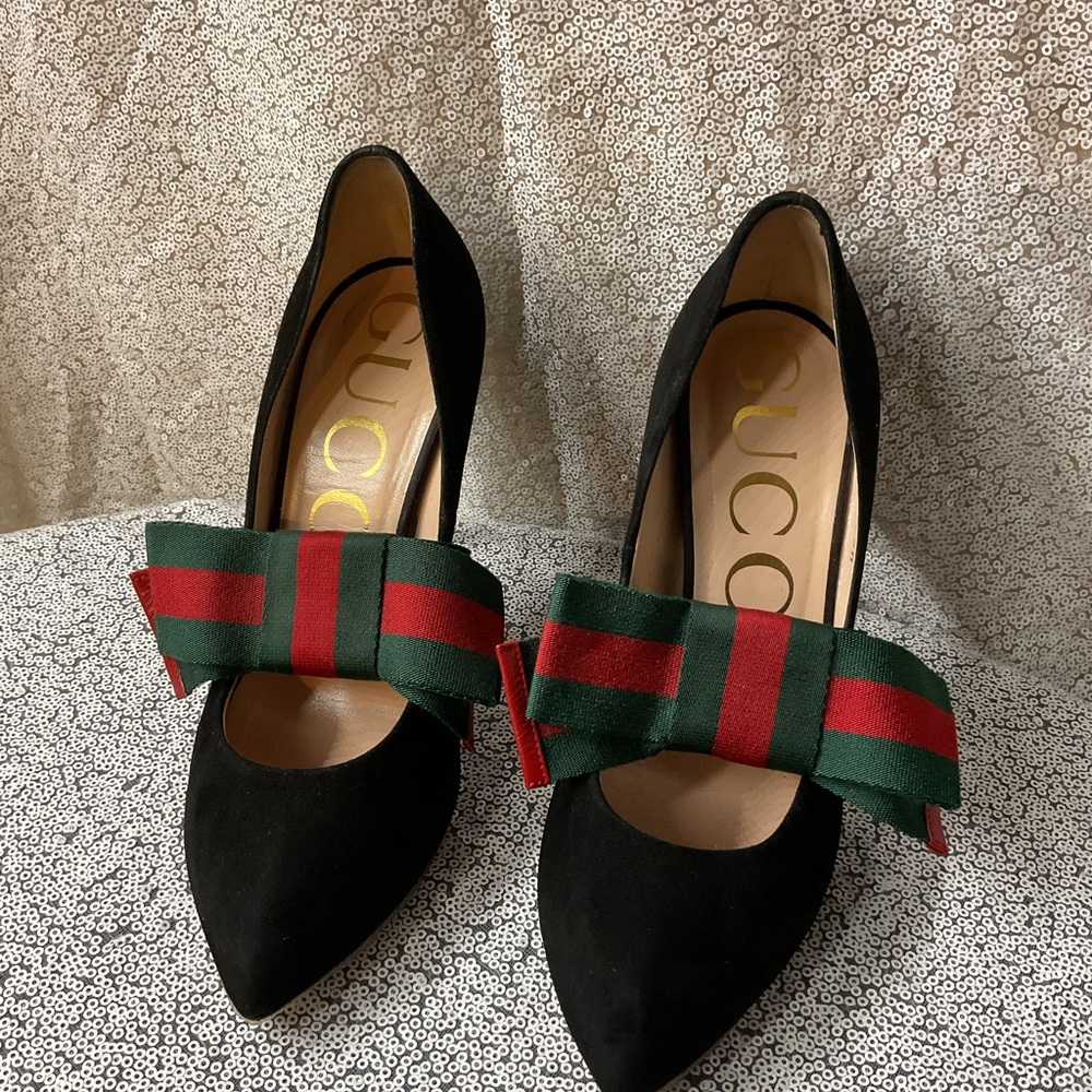 Gucci Black Heels with Red and Green Ribbon